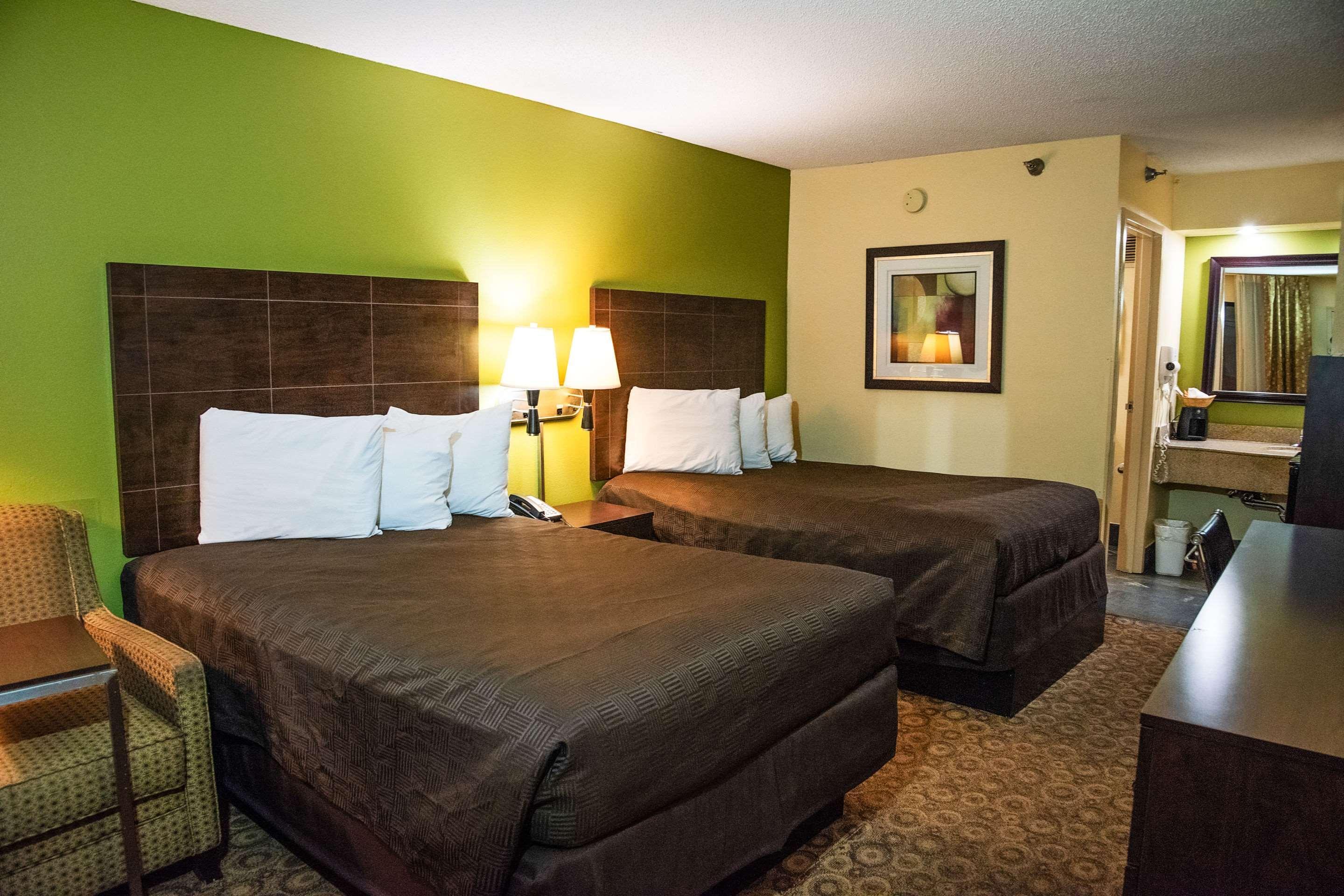 Rodeway Inn & Suites Clarksville Buitenkant foto
