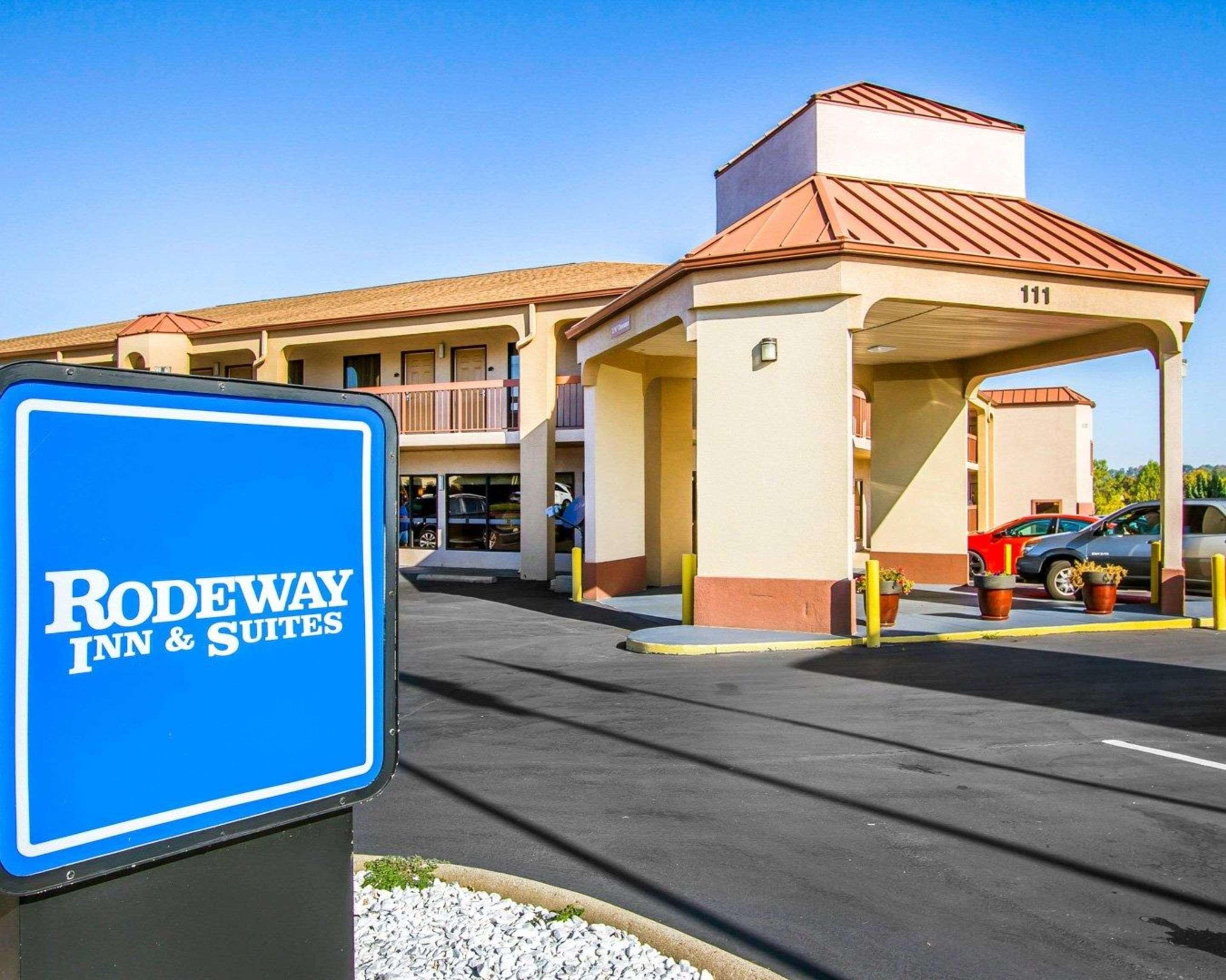 Rodeway Inn & Suites Clarksville Buitenkant foto