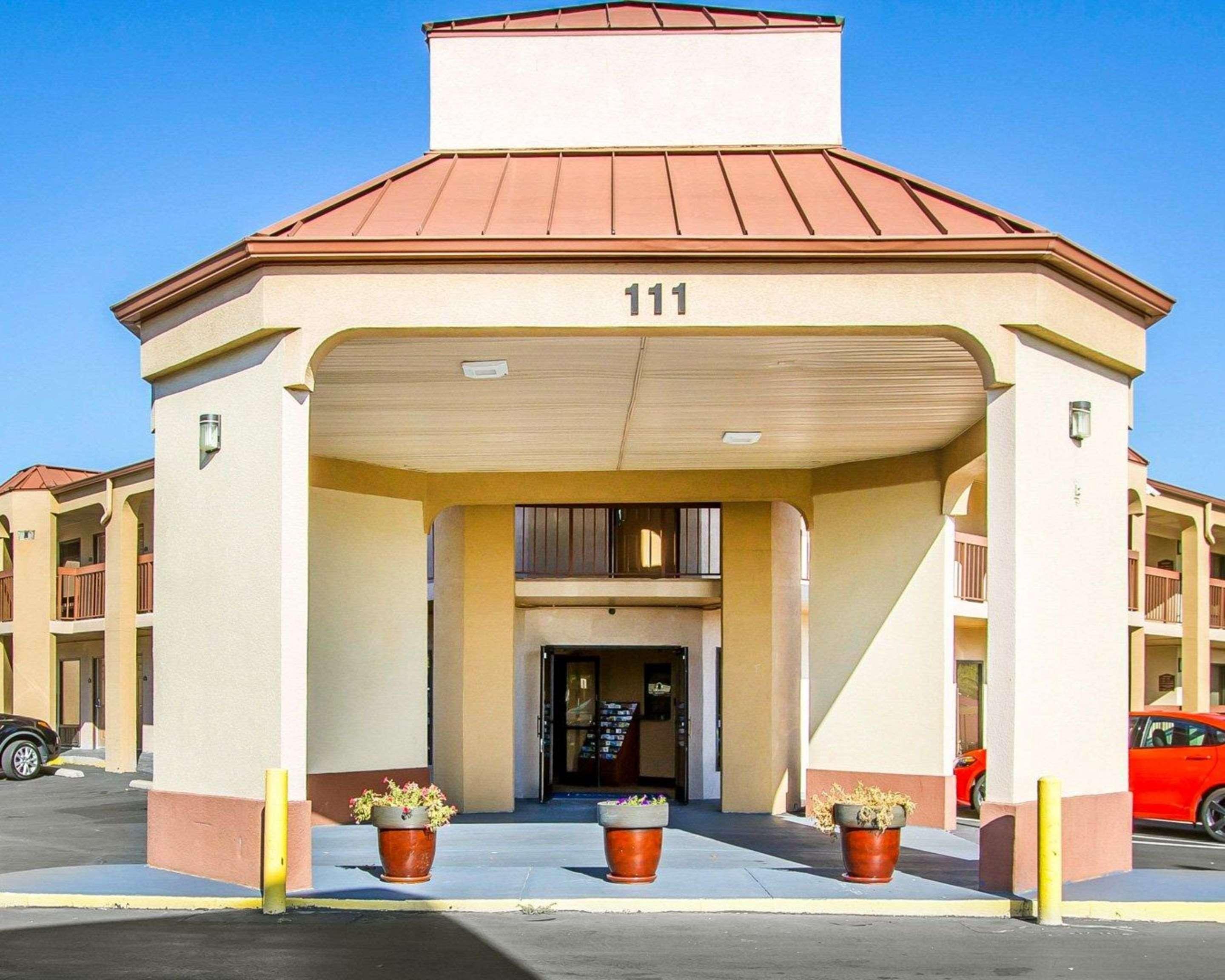 Rodeway Inn & Suites Clarksville Buitenkant foto