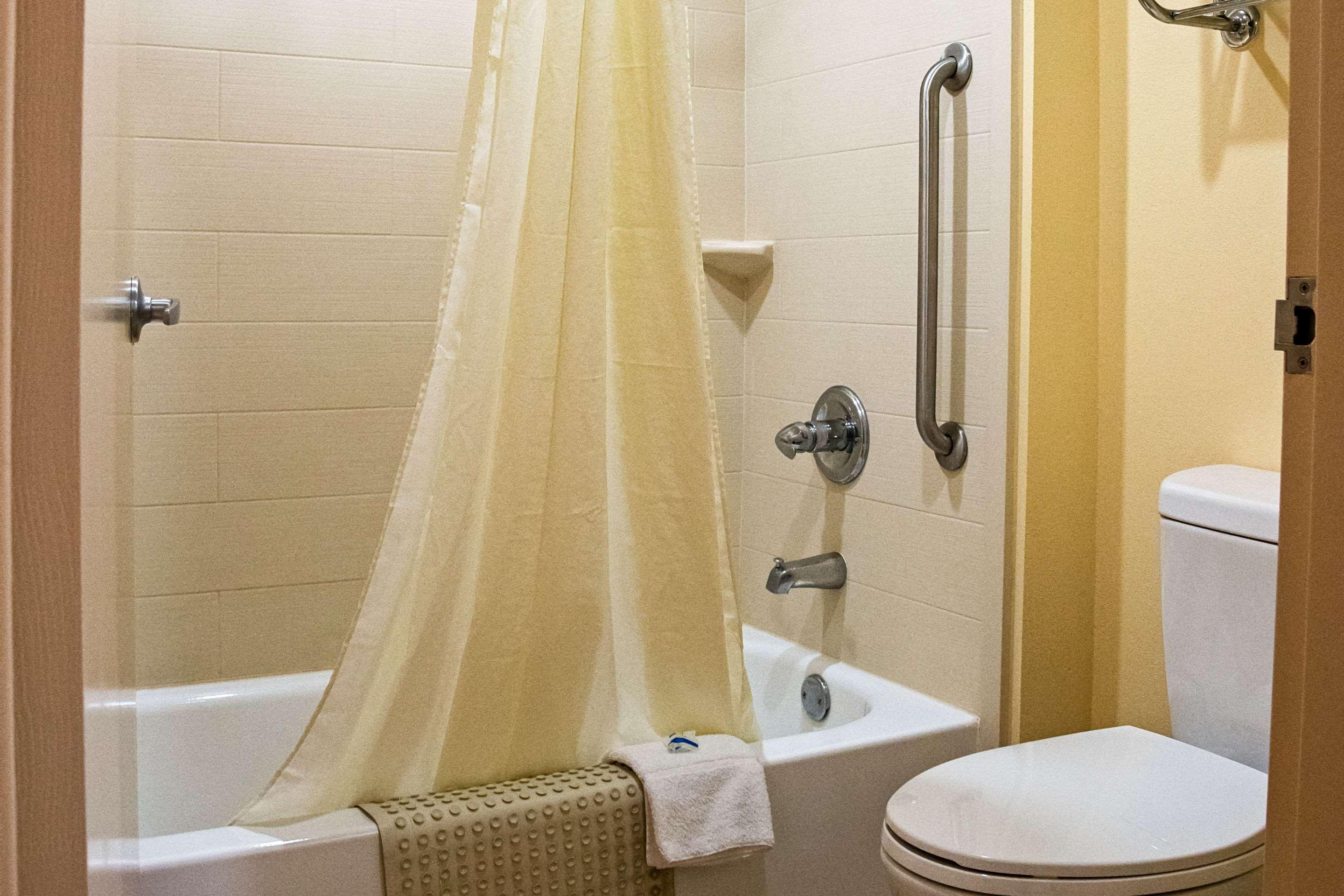 Rodeway Inn & Suites Clarksville Buitenkant foto