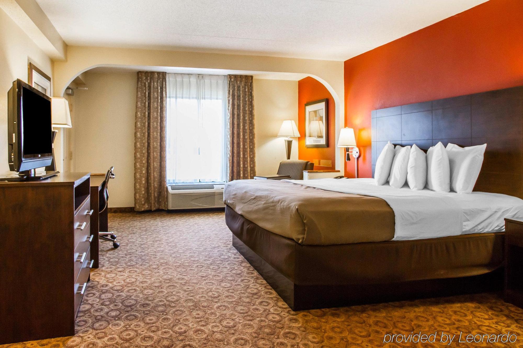 Rodeway Inn & Suites Clarksville Buitenkant foto