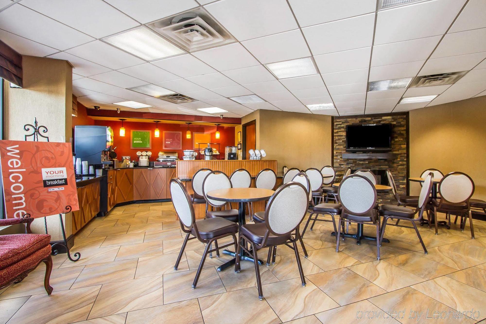 Rodeway Inn & Suites Clarksville Buitenkant foto