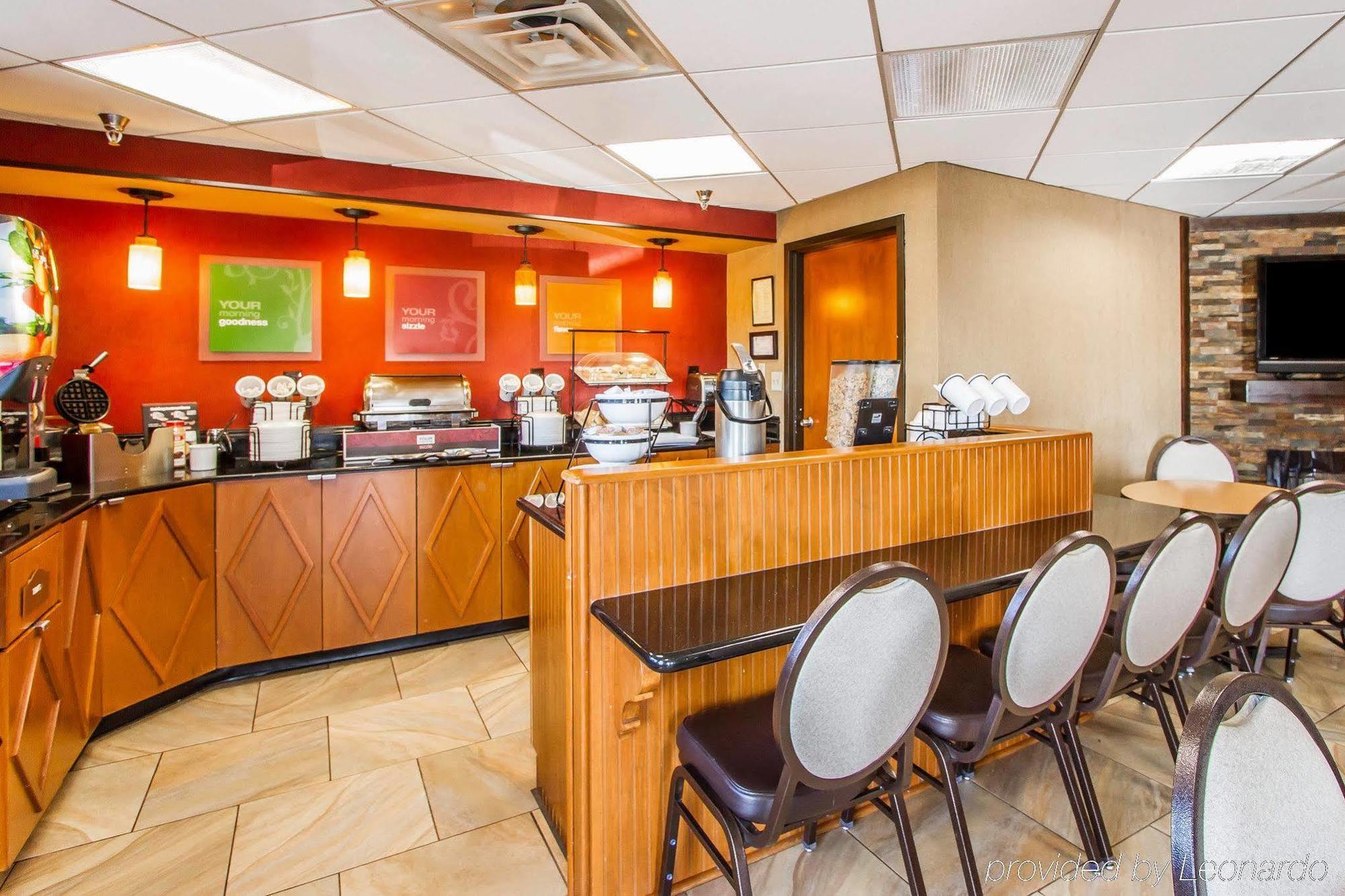 Rodeway Inn & Suites Clarksville Buitenkant foto