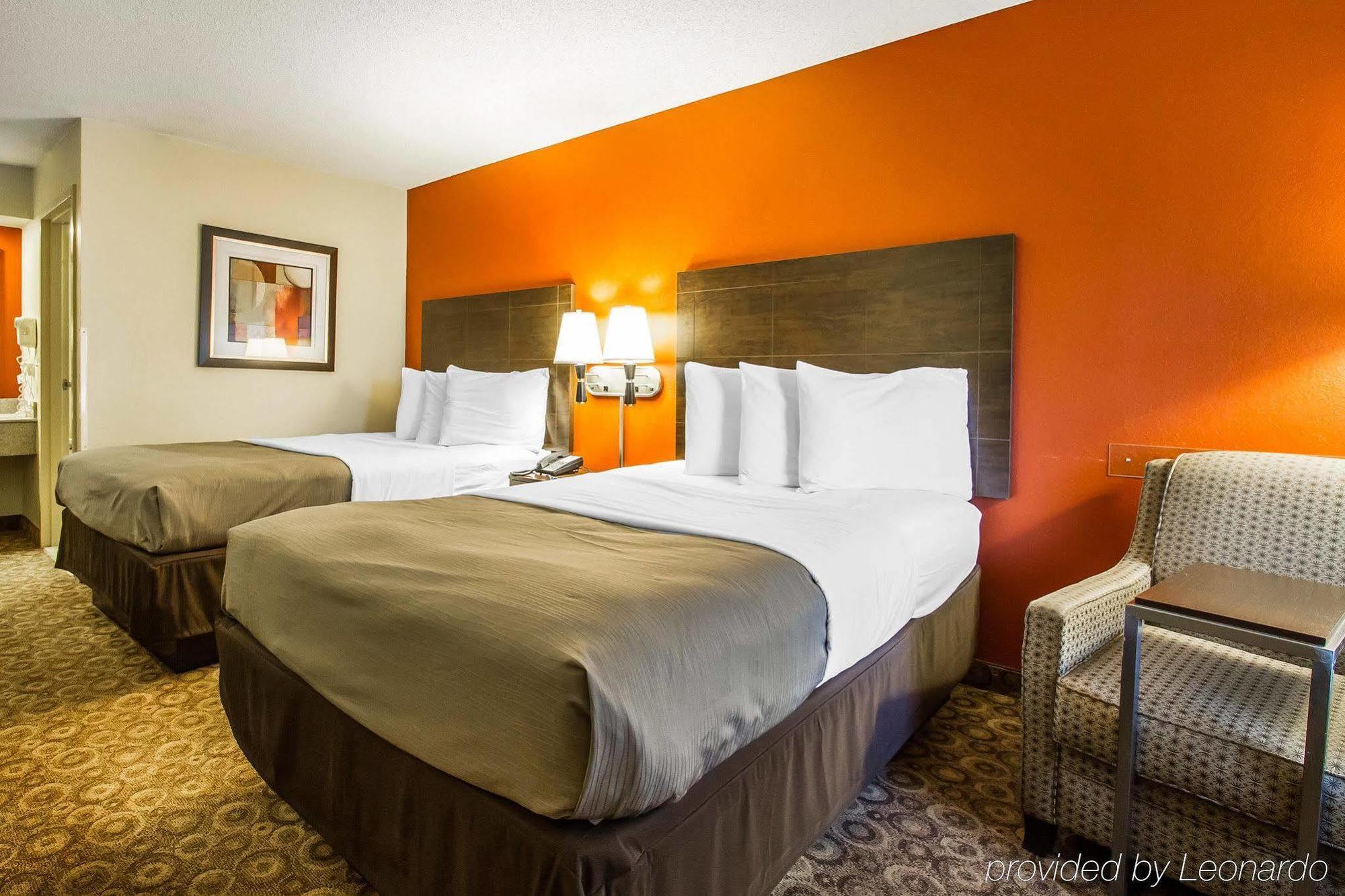 Rodeway Inn & Suites Clarksville Buitenkant foto