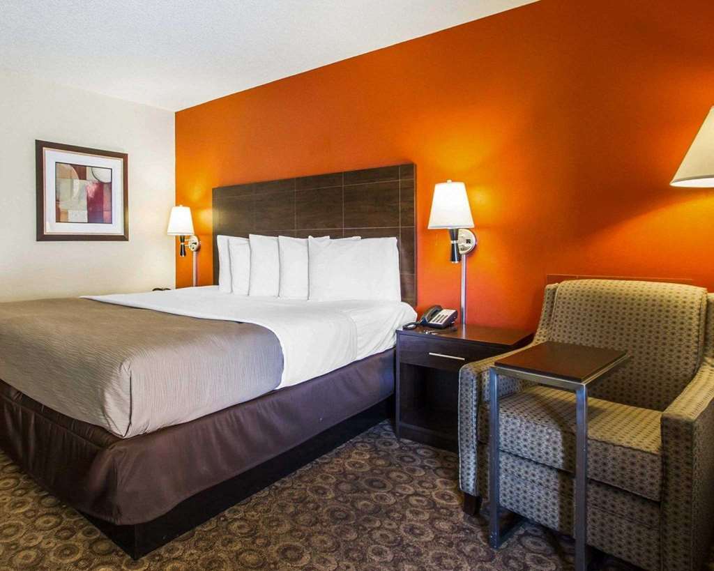 Rodeway Inn & Suites Clarksville Kamer foto